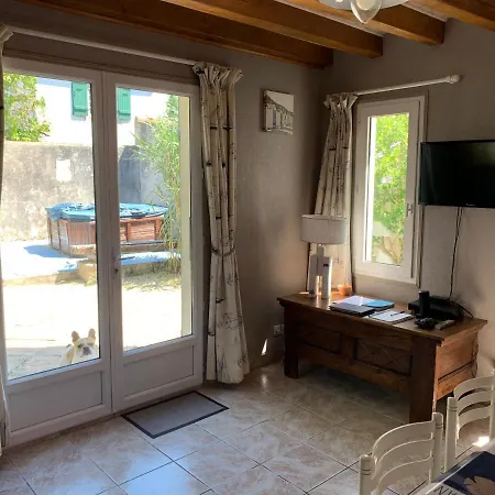 Maison De Pays Au Centre Du Village Saint-Martin-de-Ré Buitenkant foto