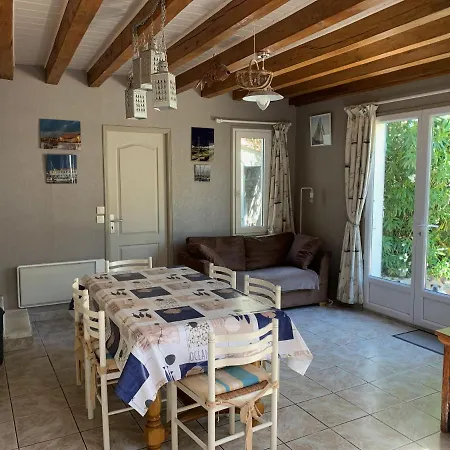Maison De Pays Au Centre Du Village Saint-Martin-de-Ré Buitenkant foto