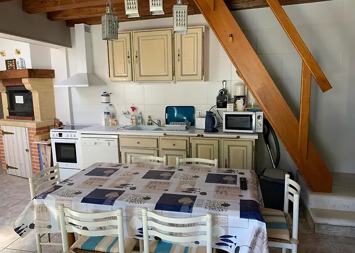 Maison De Pays Au Centre Du Village